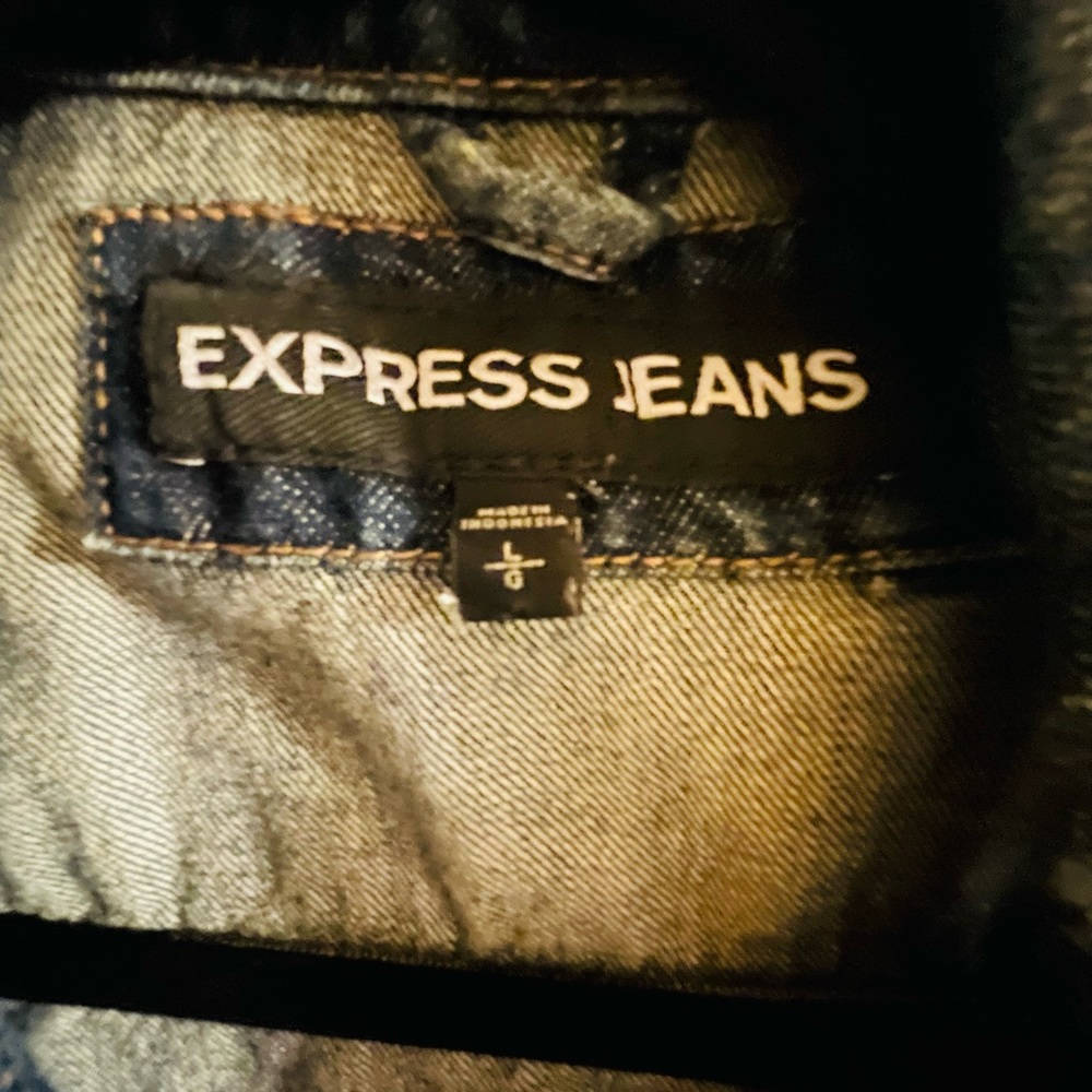Express Jean Vest - Picture 3 of 3